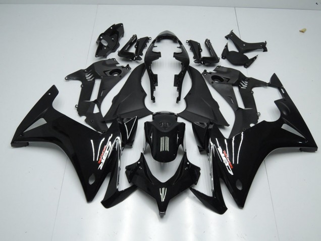 CBR 500 RR 2013-2015 Verkleidungen - Glänzend Schwarz CBR 500 RR 2013-2015 Verkleidungen - Glänzend Schwarz
