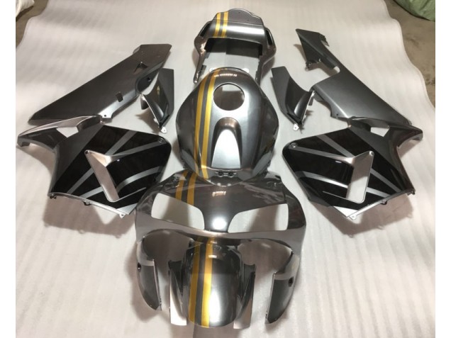 CBR 600 RR 2003-2004 Verkleidungen - Silber Gold Schwarz CBR 600 RR 2003-2004 Verkleidungen - Silber Gold Schwarz